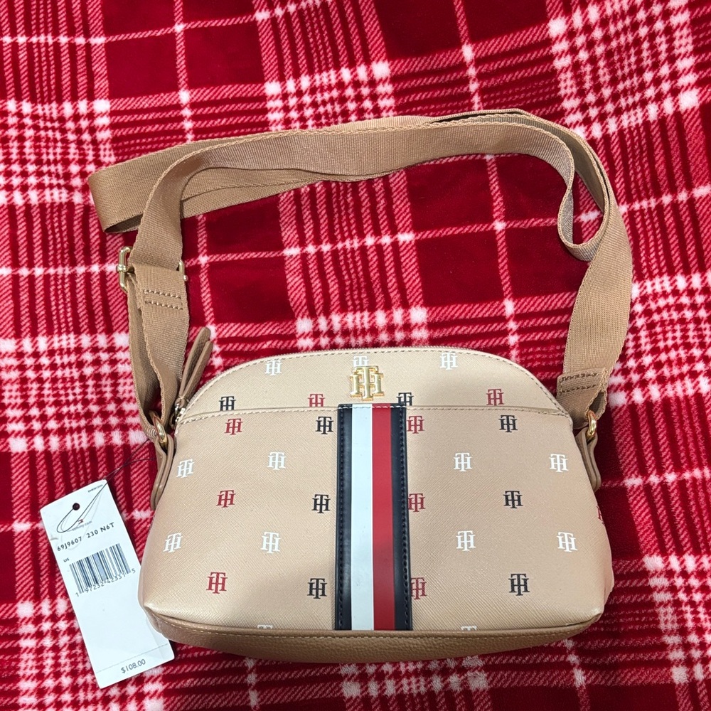 Tommy Hilfiger  Stylish Tan Crossbody Bag